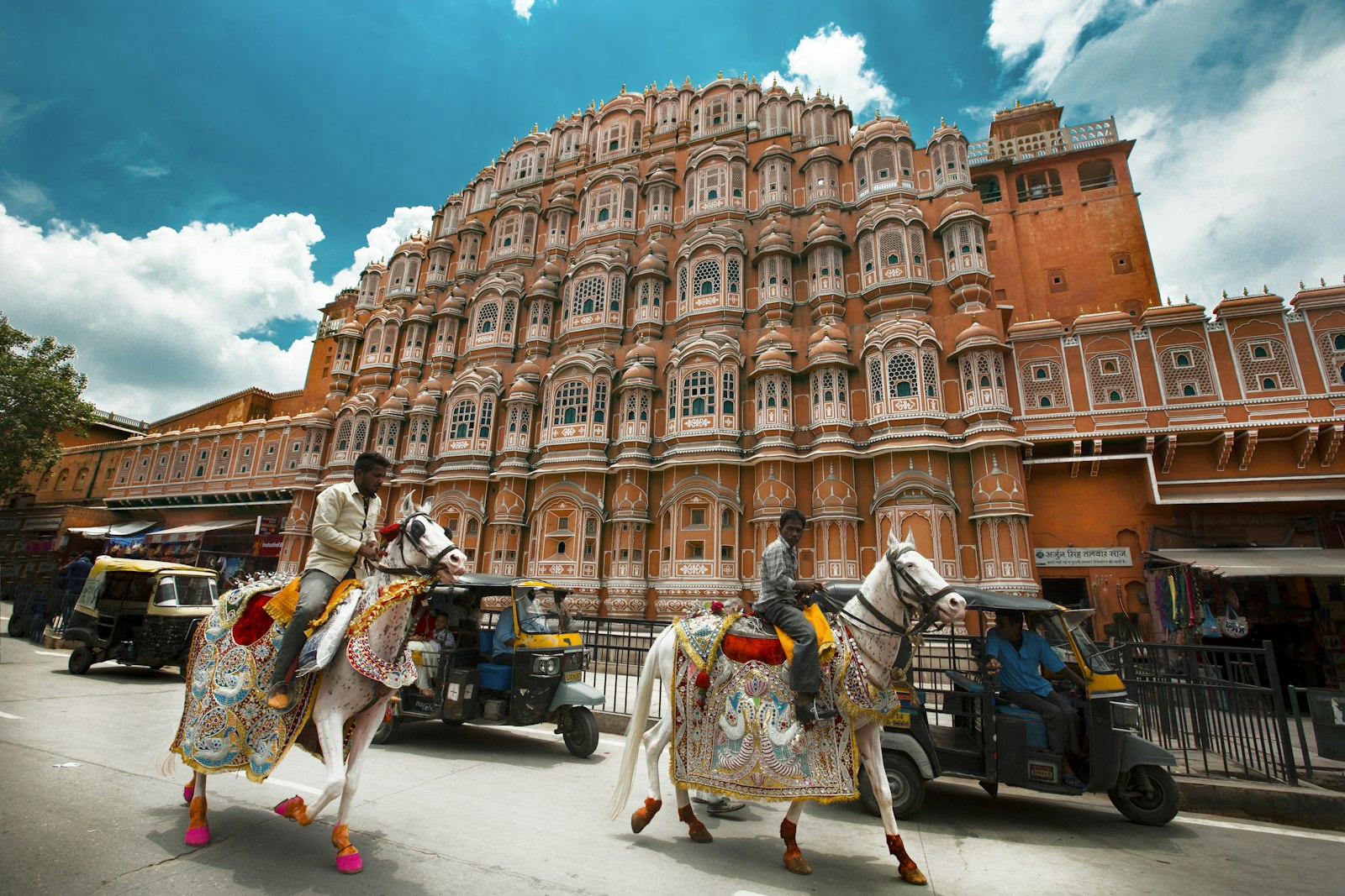 Jaipur architecture and heritage skyline for a luxury cultural weekend